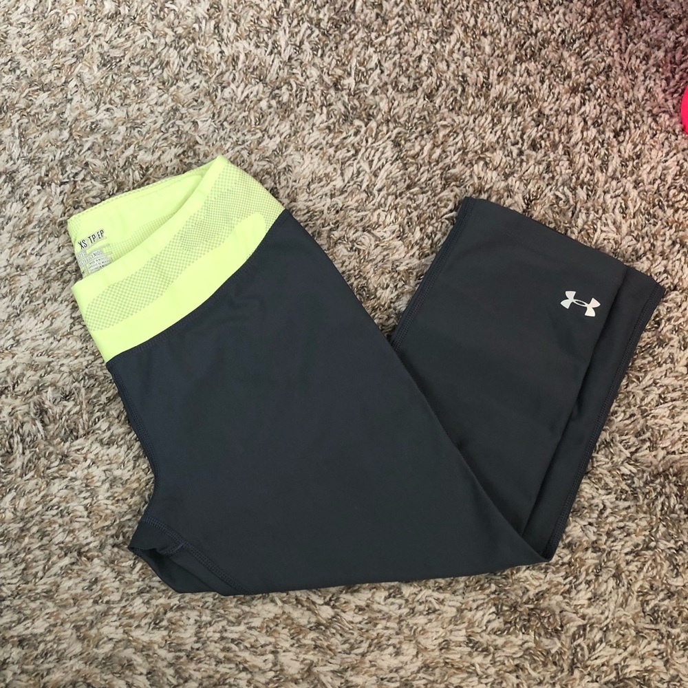 Under Armor Cropped Gray Athletic Leggings
